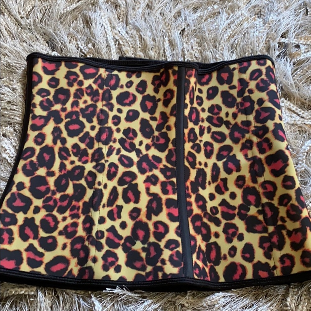 Waist train Leopard print🌺 - Picture 7 of 7